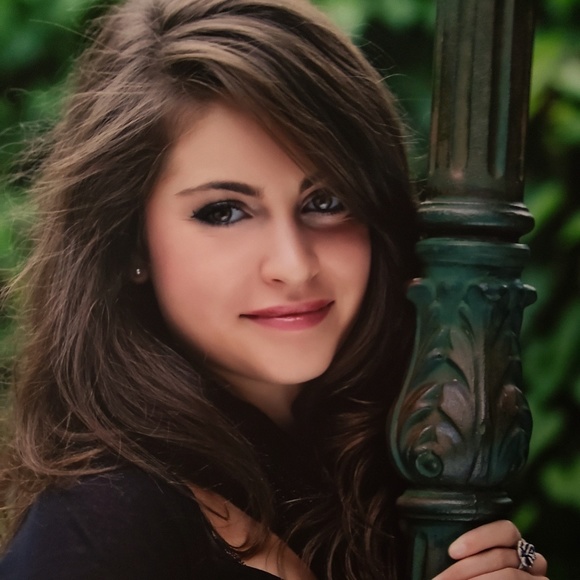 Meet Your Posher - Picture 4 of 6